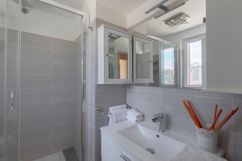 Penthouse With Jacuzzi On Private Terrace In Trastevere Řím Exteriér fotografie